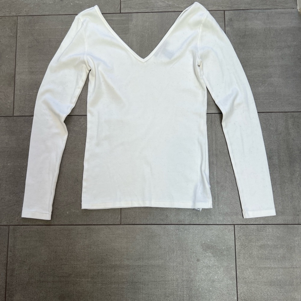 Like new double V-Neck Long Sleeve Top in classic white - dress up or down!
